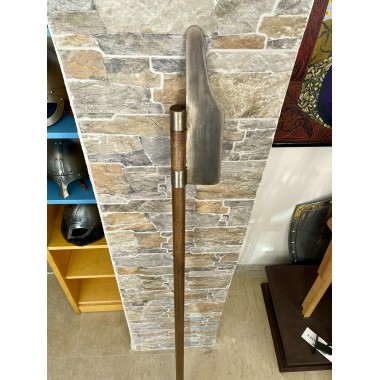 Bardische (Bardiche) im mittelalterlichen Stil
