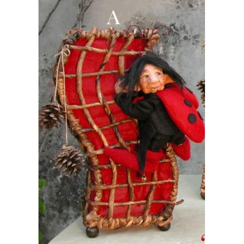 Gnom Porzellanpuppe mit Lampe