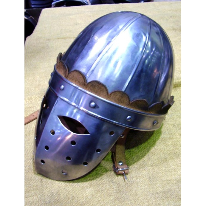 Normannenhelm mit Gesichtsmaske