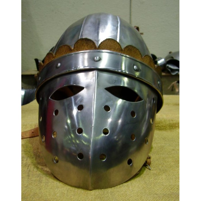 Normannenhelm mit Gesichtsmaske