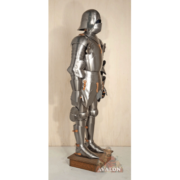 Gotische Plattenrüstung Portabel und Funktional