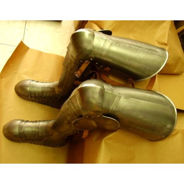 Schutz der Beine des fünfzehnten Jahrhunderts italienischen