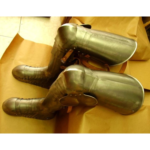 Schutz der Beine des fünfzehnten Jahrhunderts italienischen