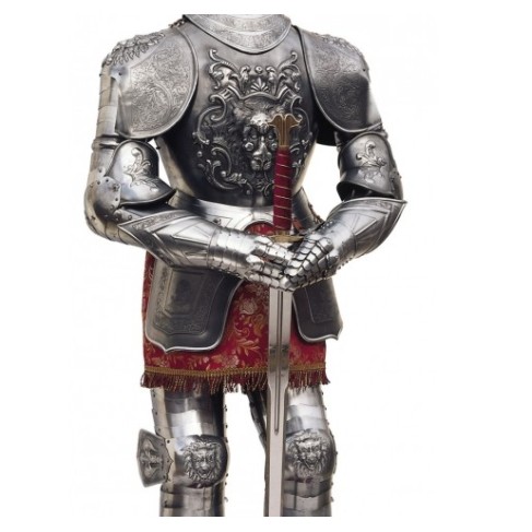 Ritterrüstung mit geprägter Verzierung