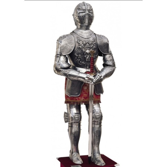 Ritterrüstung mit geprägter Verzierung