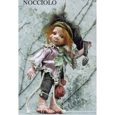 Gnom Hasel Porzellanpuppe