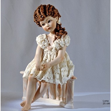 Porzellan figur - Porzellan-Skulpturen - sitzendes Mädchen
