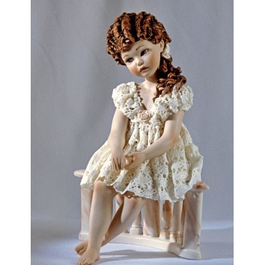 Porzellan figur - Porzellan-Skulpturen - sitzendes Mädchen