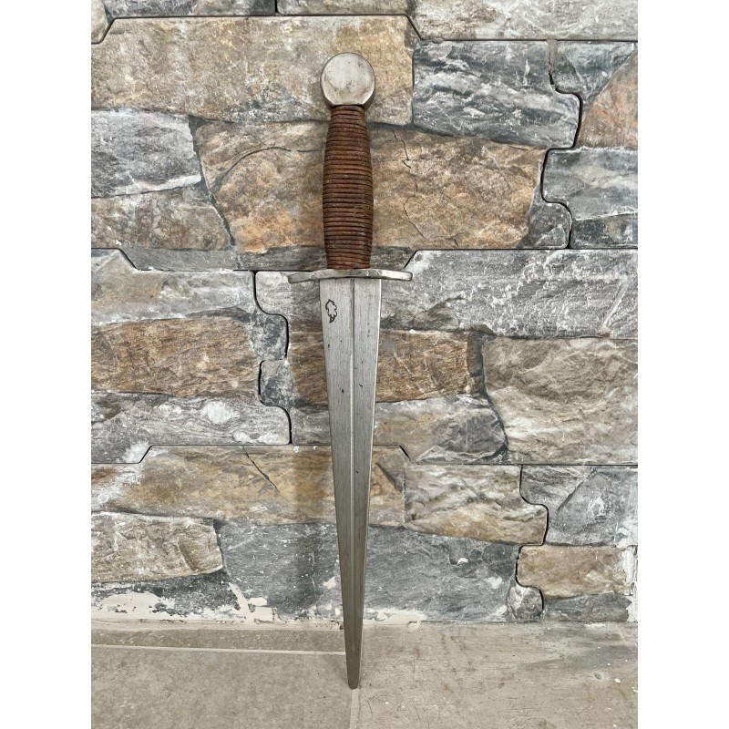 Mittelalterlicher Kampfdolch