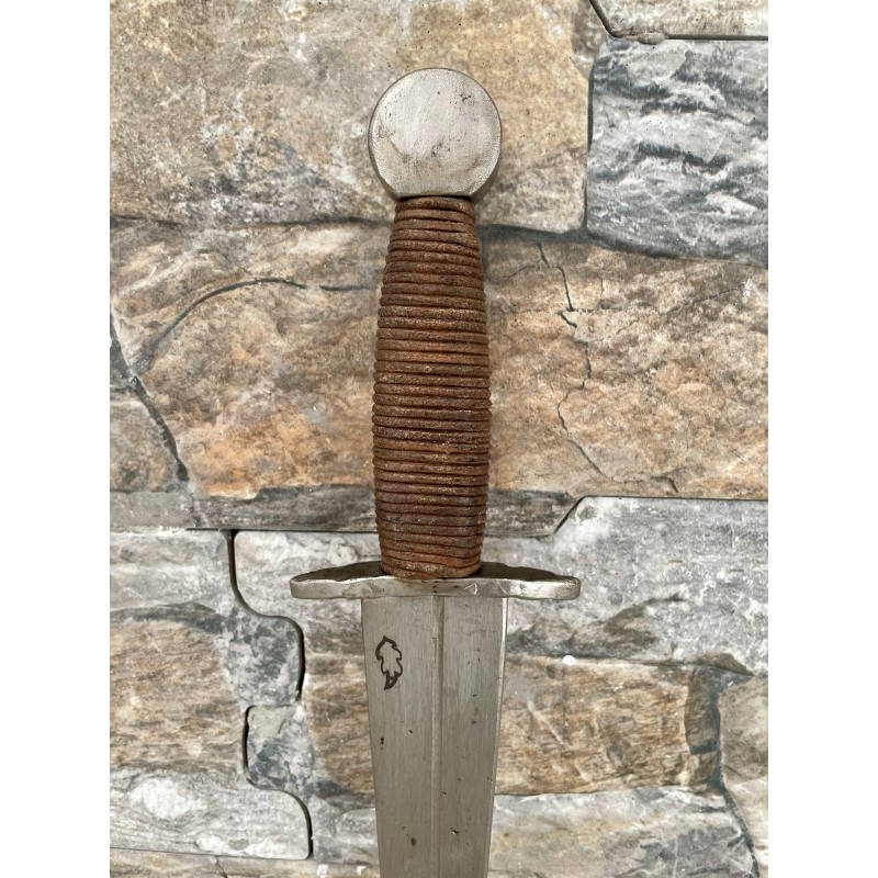 Mittelalterlicher Kampfdolch